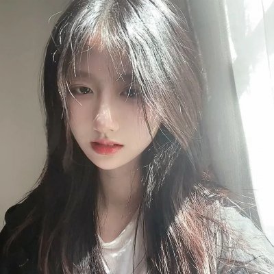 黑影窥窗